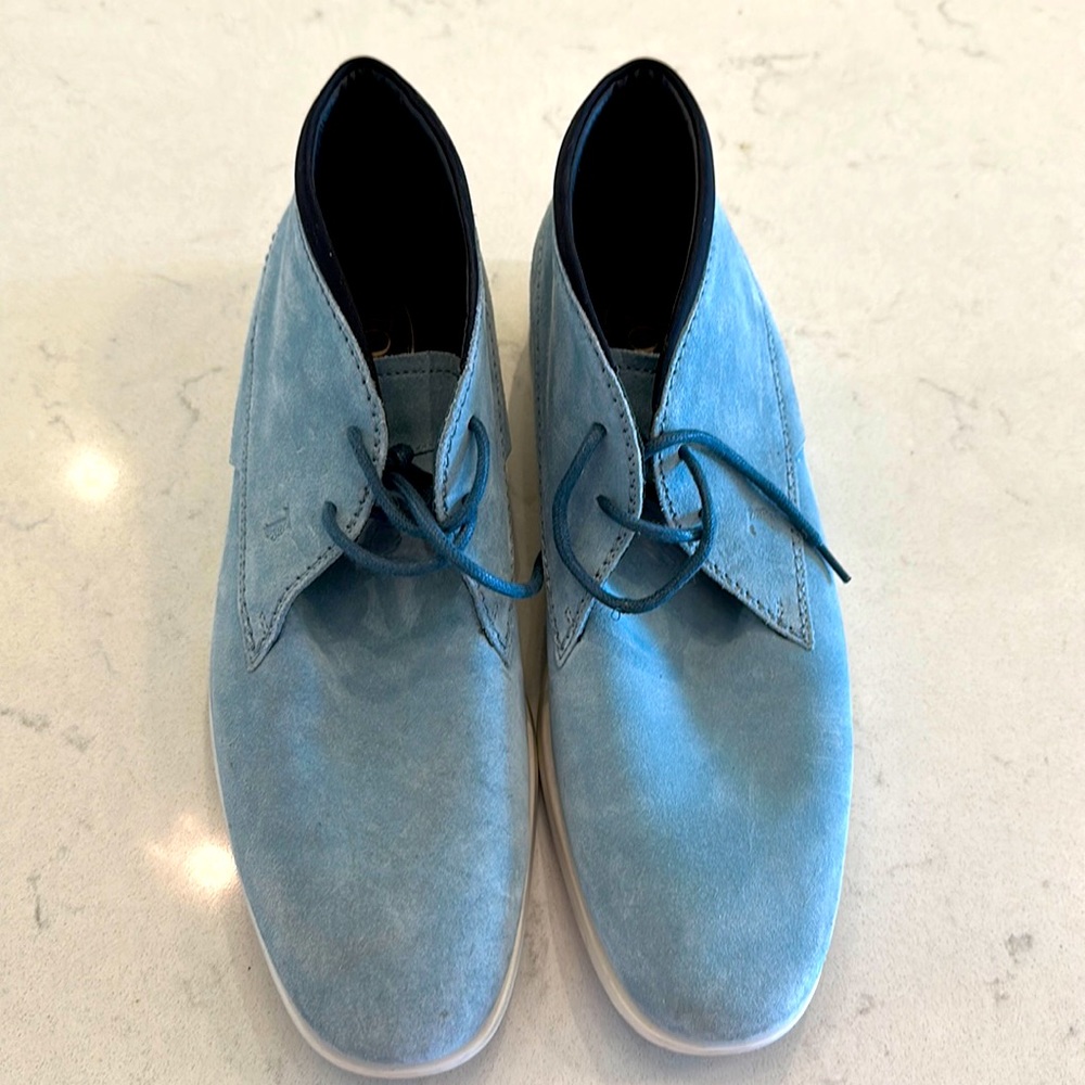 Tods shoes, Size 7 1/2 Italian 10US, perfect condition Authentic